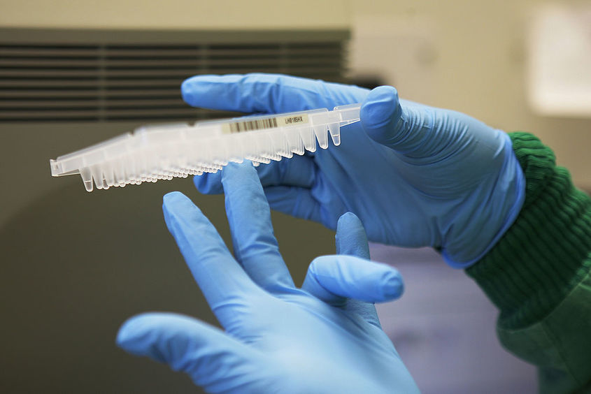 Сутрешни новини: 33% положителни PCR тестове у нас; Румъния и още страни затягат мерките