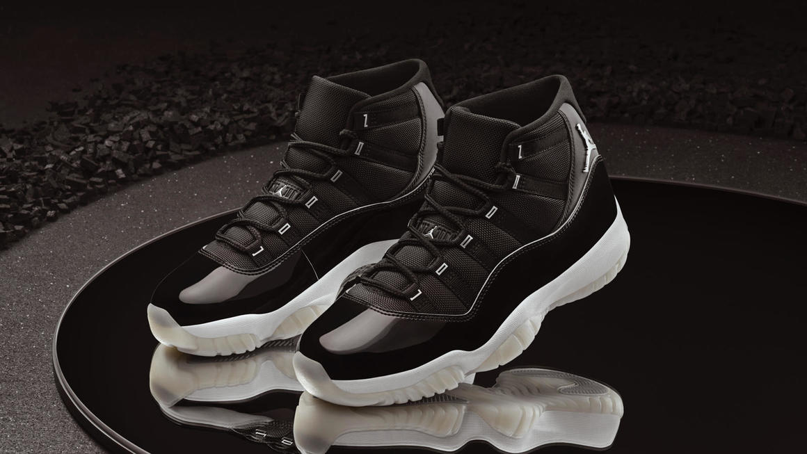 Jubilee е създаден на база на оригиналните скици на Air Jordan XI, дело на дизайнера Тинкър Хетфийлд.