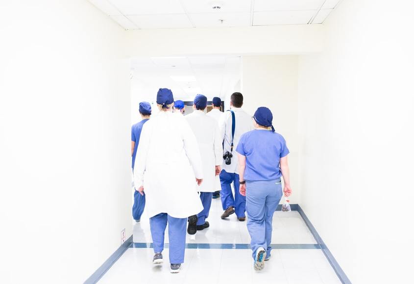 Уволняват петима от пловдивската болница "Св. Георги" след случая с оставените на стълбите пациенти