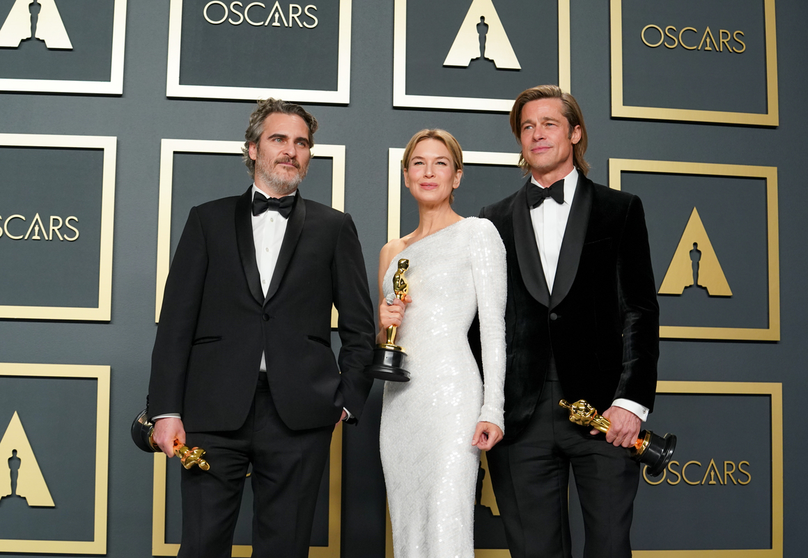 Хоакин Финикс, Рене Зелуегър и Брад Пит - носителите на "Оскар" в три от четирите категории за актьорско майсторство