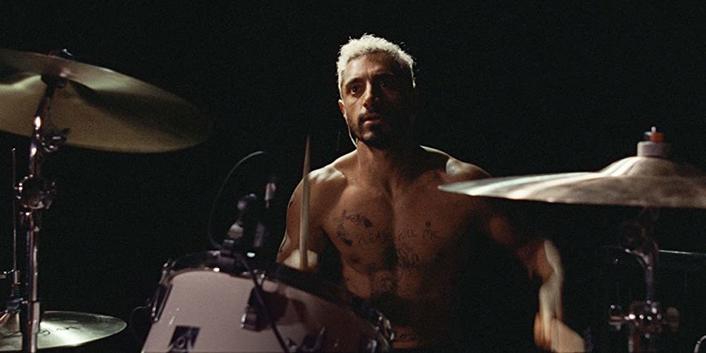 <br><br>
Спомняте ли си Риз Ахмед от страхотния минисериал "The Night Of"? Британският актьор и музикант, носител на награда "Еми", е звездата на "Sound of Metal". Ахмед влиза в образа на барабанист от хеви-метал група, който започва да губи слуха си. Отскоро преодолял наркотична зависимост, героят му се опитва да съхрани себе си и да не пропадне отново в спиралата на самоунищожението. Филмът ще се излъчи на 4 декември по Amazon Prime.