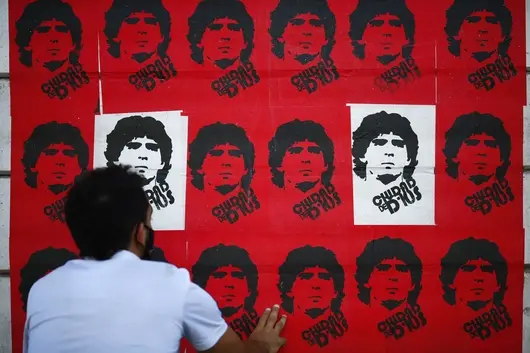 Смъртта на Марадона: Нещастен случай или лекарска небрежност?