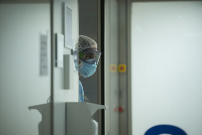 Сутрешни новини: Над 7100 пациенти с Covid в българските болници; Нидерландия спря временно AstraZeneca