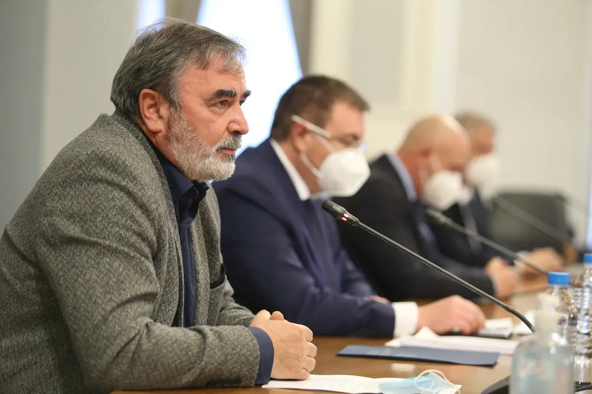 Първите Covid-ваксини у нас ще се съхраняват в София и Бургас, директорът на БЧК ще отговаря за имунизирането