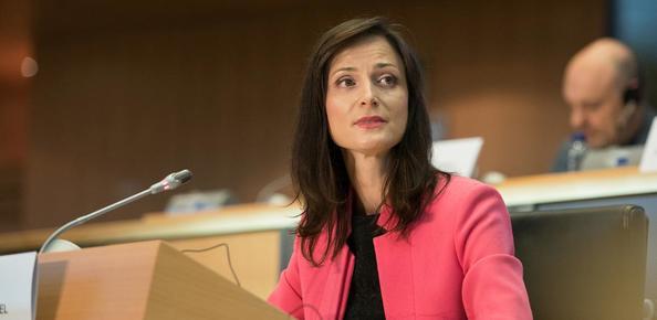 Кандидатът на ГЕРБ за министър председател Мария Габриел обяви отстраняването на