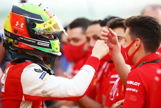 Преди дебюта във F1: Синът на Шумахер си тръгна от Формула 2 като шампион