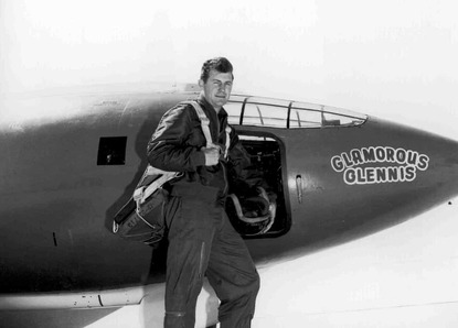 По-бърз от звука: Легендарният пилот и рекордьор Чък Йейгър почина на 97 години