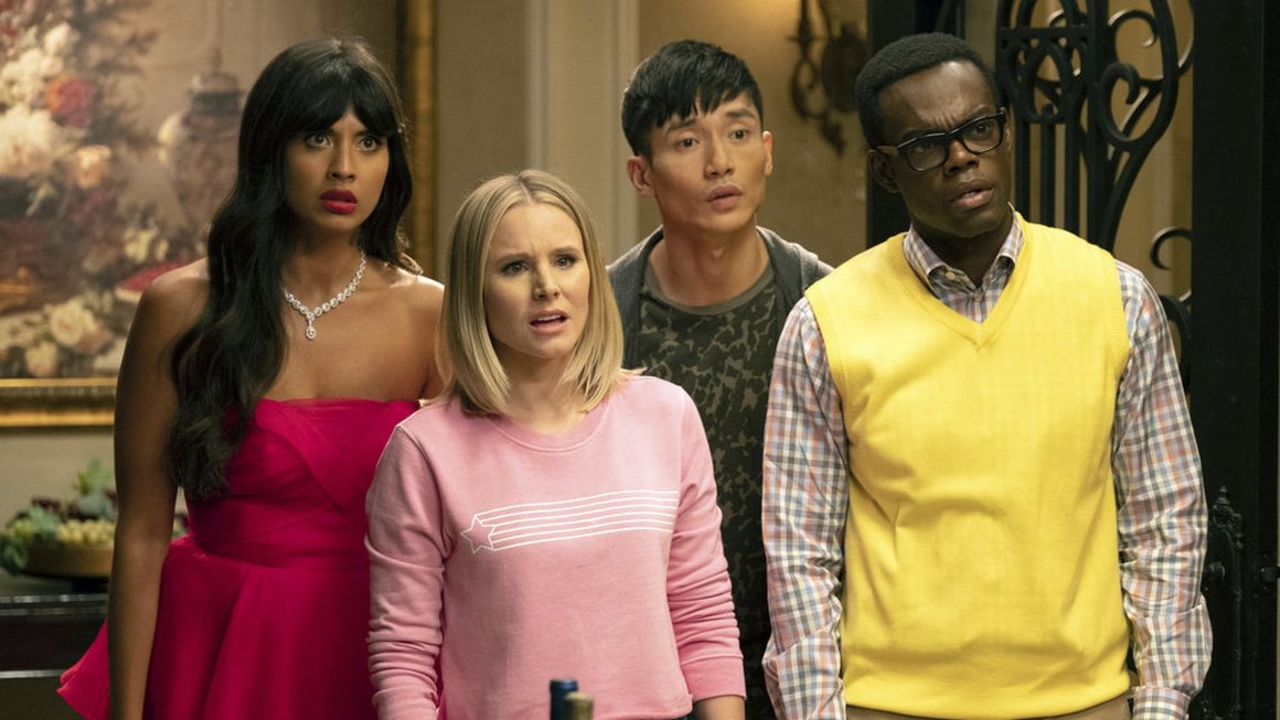 <br><br>
<b>The Good Place</b>
<br><br>
Повечето сериали дотук сякаш нямат нищо общо с The Good Place, но Барак Обама го добавя заради "умната и сладка комбинация между лек хумор и големи философски въпроси". Една от малкото продукции, които успяват да разкажат интелигентна история, без да залагат на цинична перспектива и антигерои. Добър антидот на трудна година като 2020.